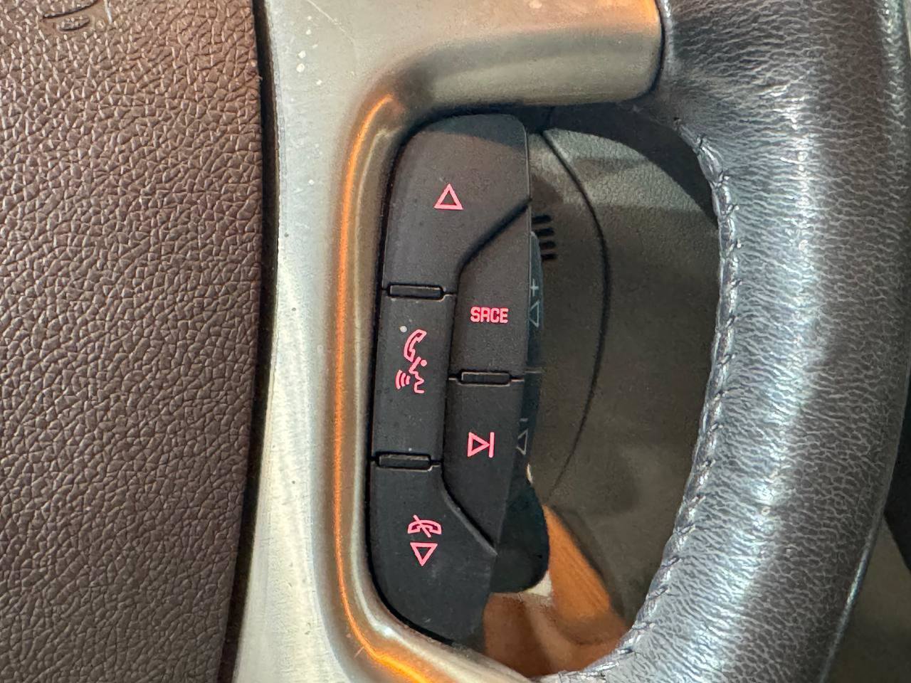 Used 2014 GMC Acadia Denali AWD/4WD image 23