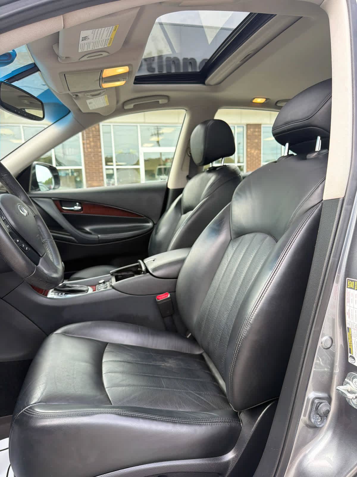 Used 2017 INFINITI QX50 AWD w/ Premium Plus Package image 12