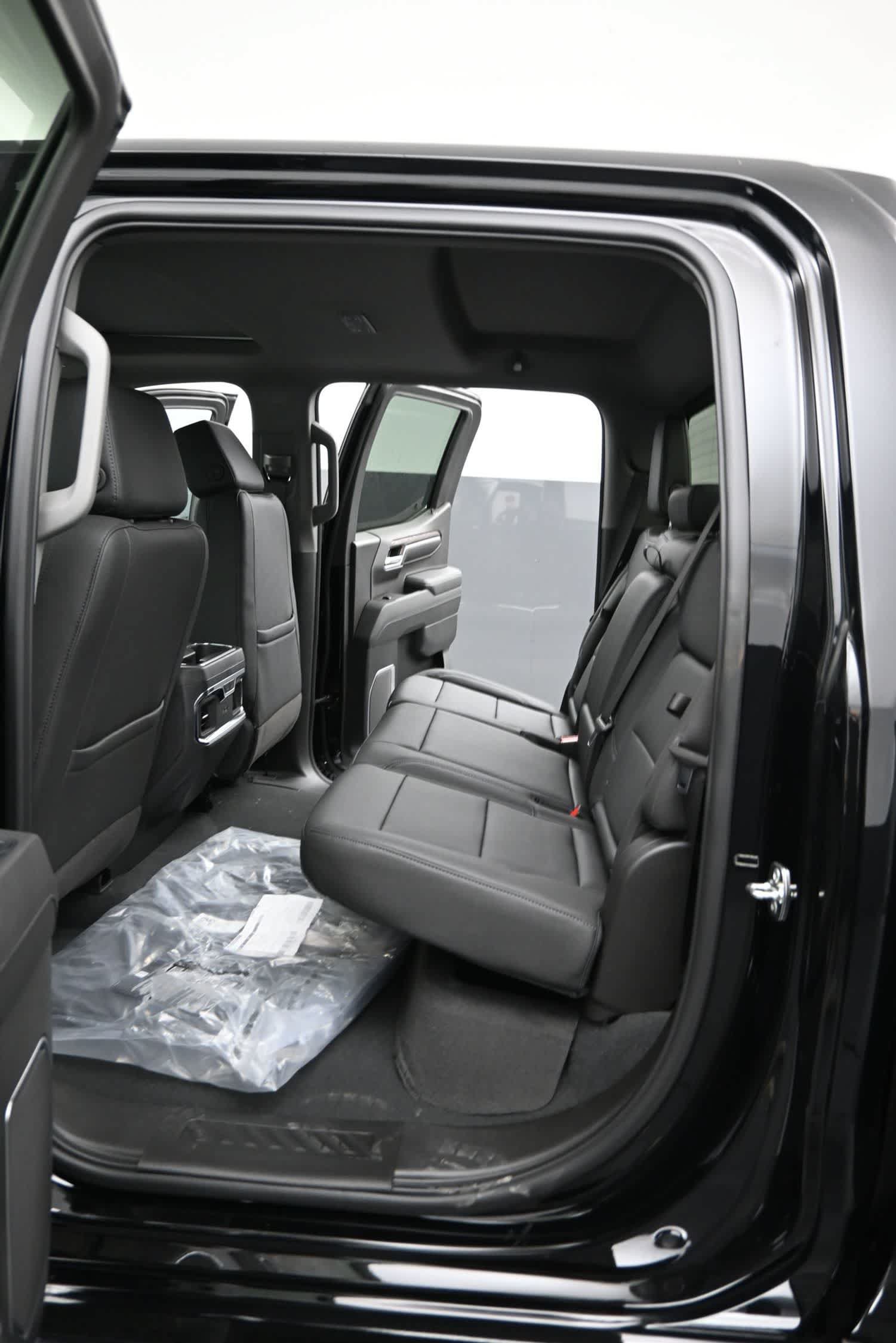 New 2026 GMC Sierra 1500 SLT w/ SLT Premium Package AWD/4WD image 15