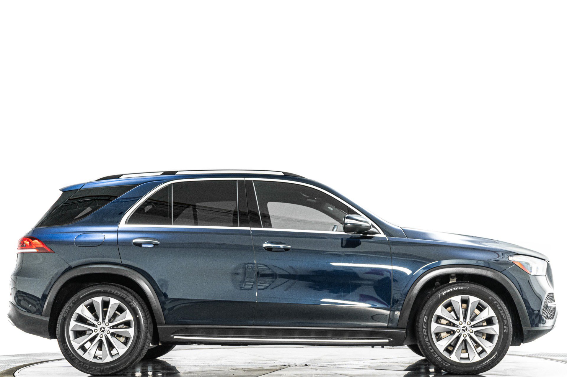 Used 2022 Mercedes-Benz GLE 350 4MATIC image 2
