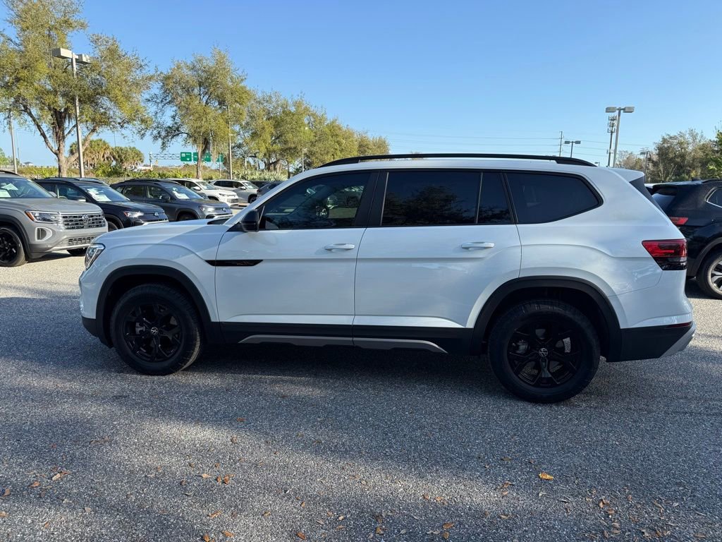 Used 2025 Volkswagen Atlas Peak Edition SE image 15