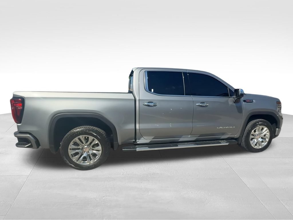 Used 2025 GMC Sierra 1500 Denali w/ Technology Package AWD/4WD image 9