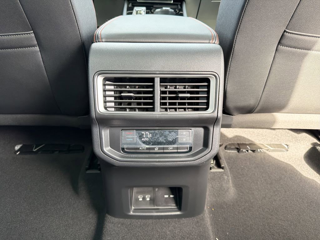 New 2026 Volkswagen Atlas Peak Edition image 25