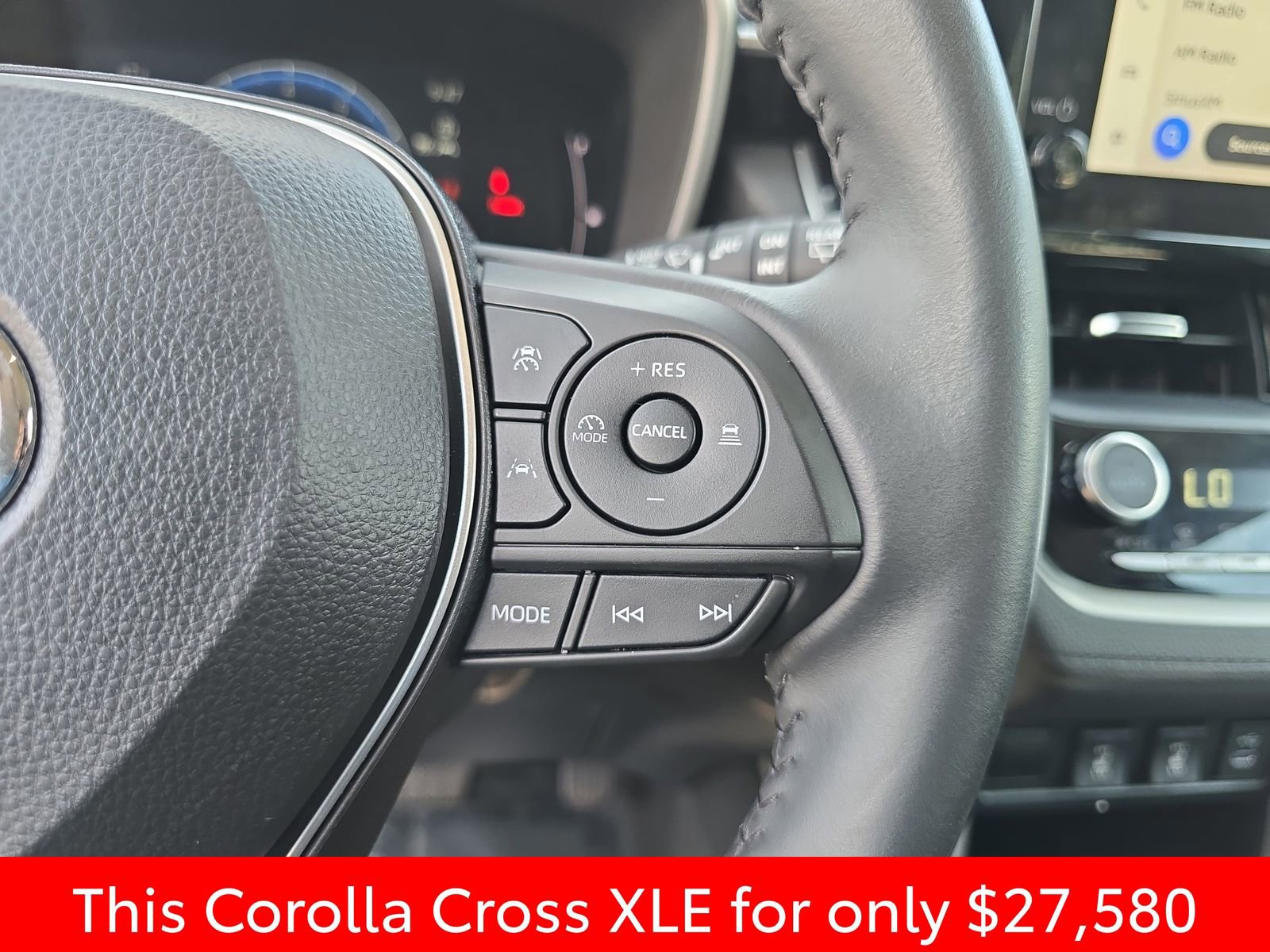 Used 2023 Toyota Corolla Cross XLE w/ Convenience Package image 24