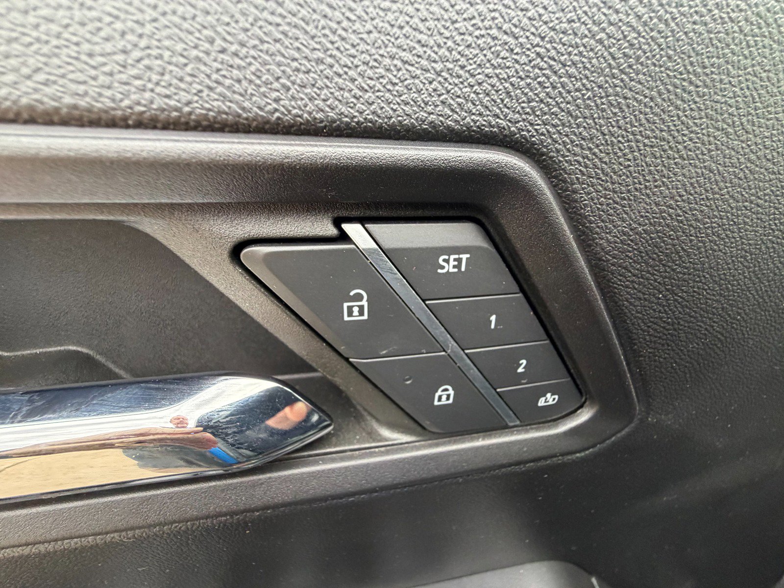 Used 2023 Chevrolet Colorado Z71 w/ Z71 Convenience Package 2 AWD/4WD image 8