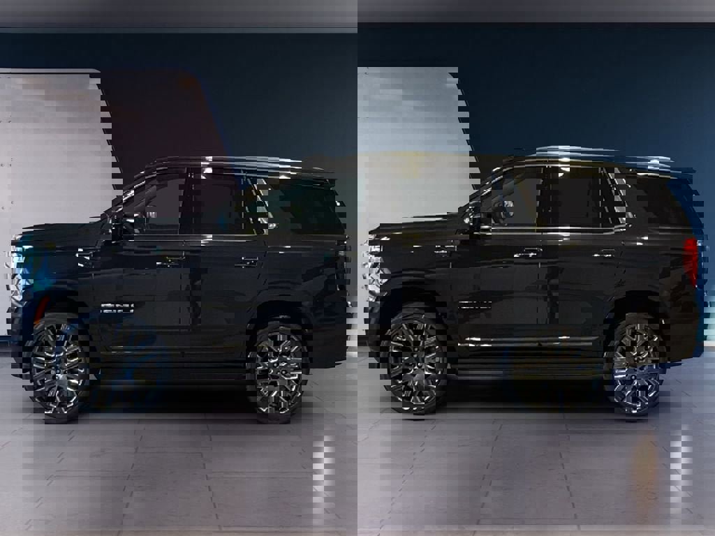 New 2026 GMC Yukon Denali Ultimate w/ LPO, Floor Liner Package image 4