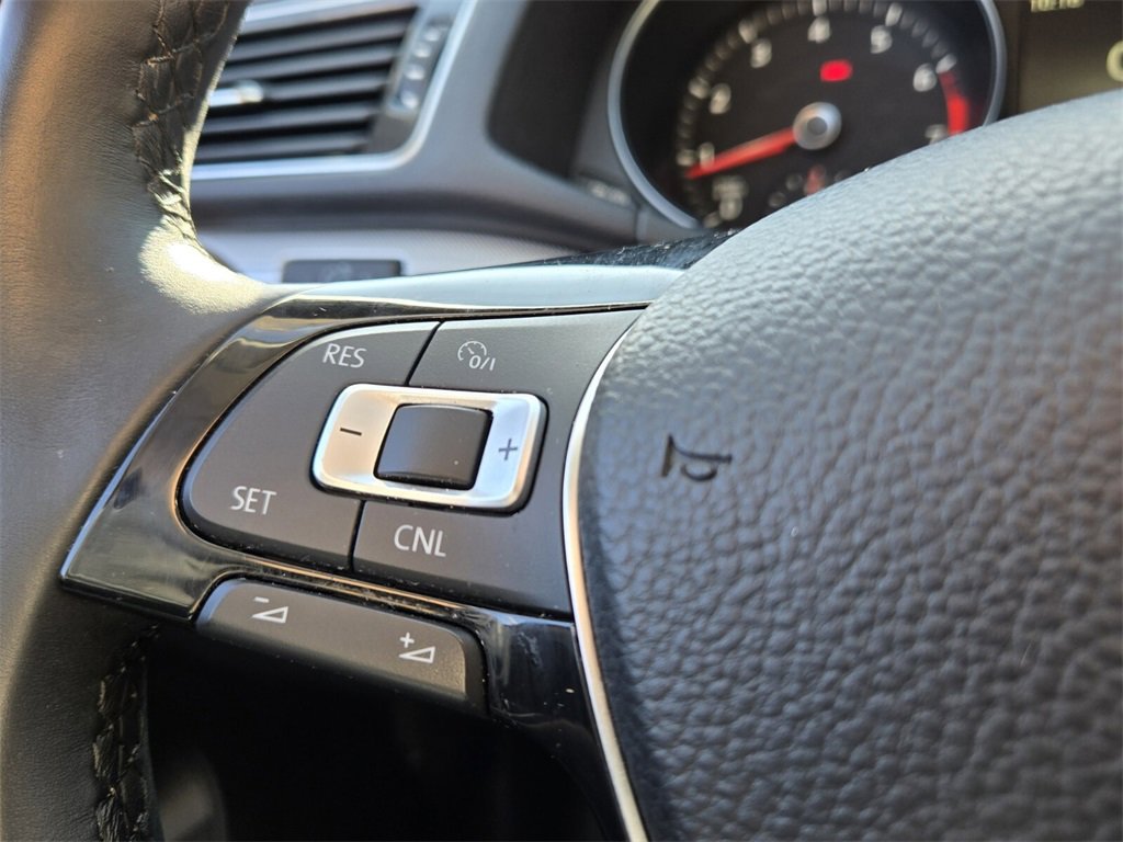 Used 2019 Volkswagen Passat 2.0T Wolfsburg w/ Wheels & Sunroof Package image 27