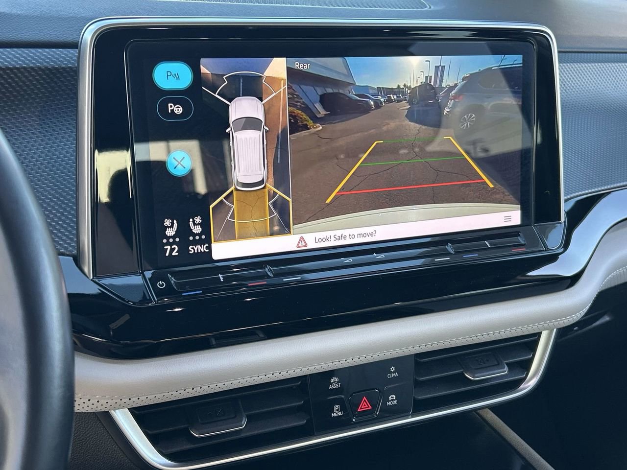 Certified 2024 Volkswagen Atlas Cross Sport SEL Premium R-Line AWD/4WD image 24