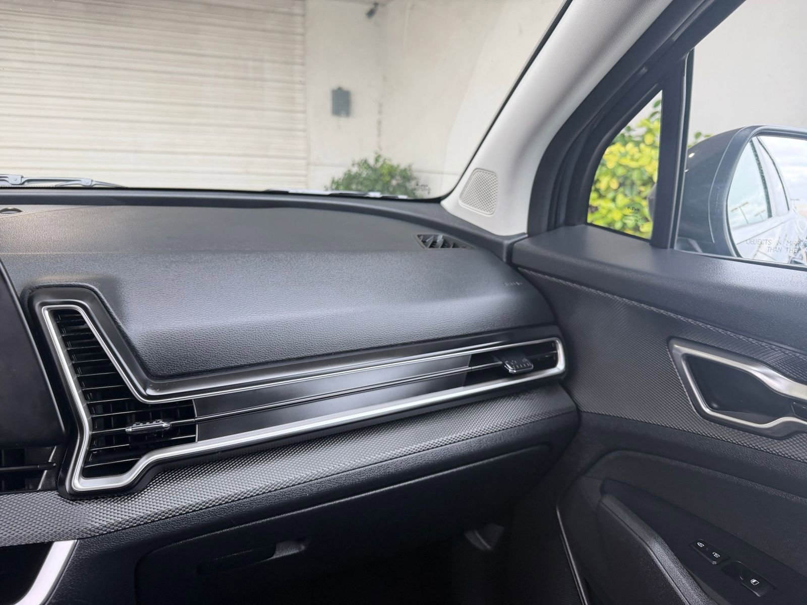 Used 2025 Kia Sportage LX image 35