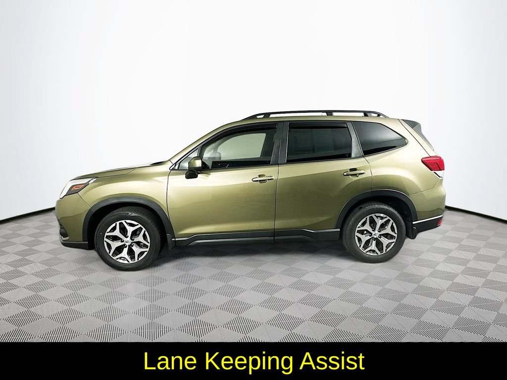 Used 2024 Subaru Forester Premium AWD/4WD image 6
