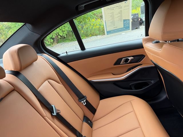 Certified 2024 BMW 330i xDrive Sedan w/ Premium Package AWD/4WD image 18