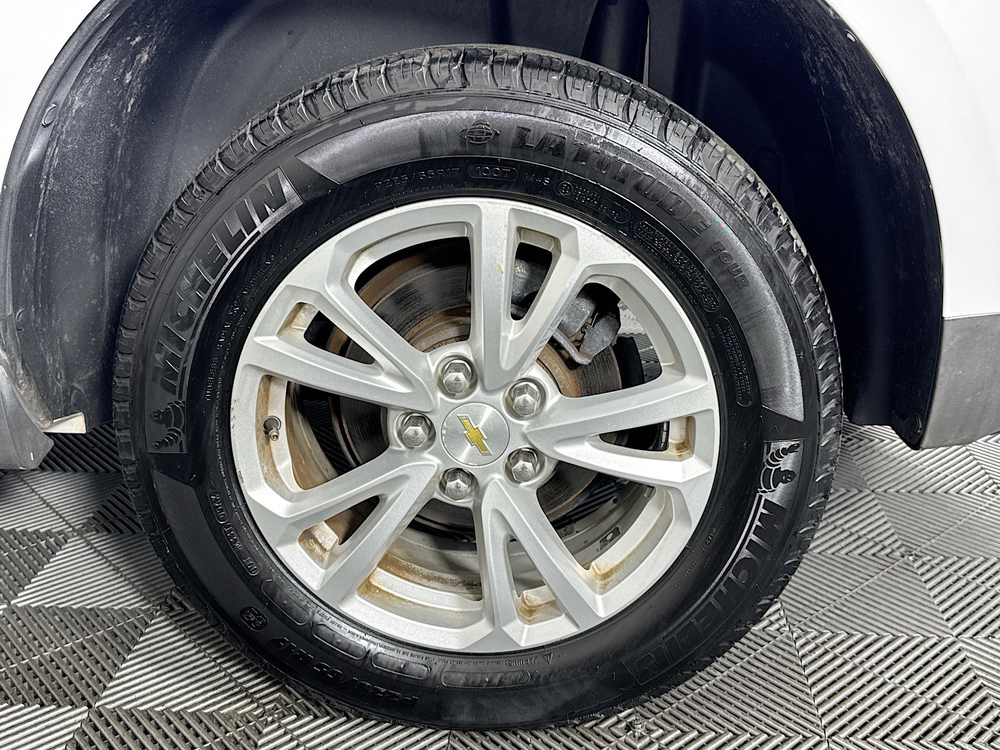 Used 2017 Chevrolet Equinox LS image 32