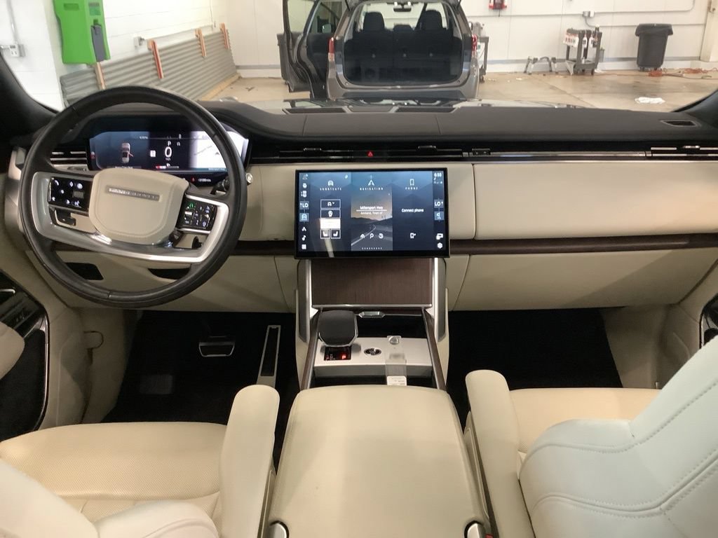 Used 2024 Land Rover Range Rover SE AWD/4WD image 17