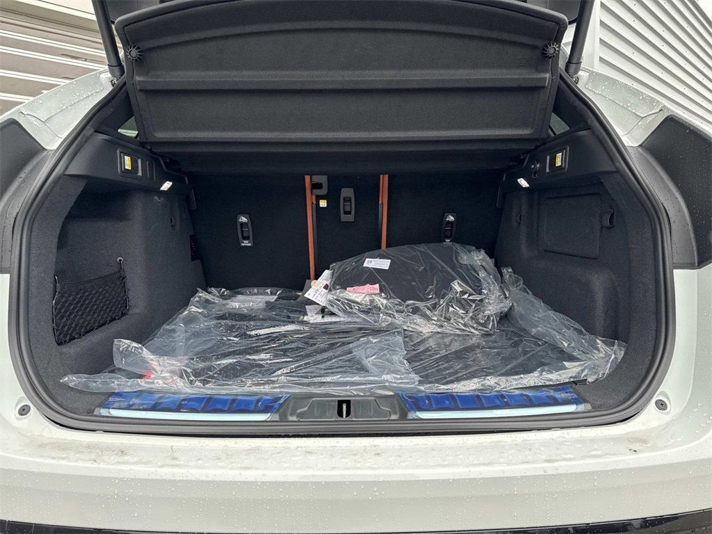 New 2026 Jaguar F-PACE R-Dynamic S image 6