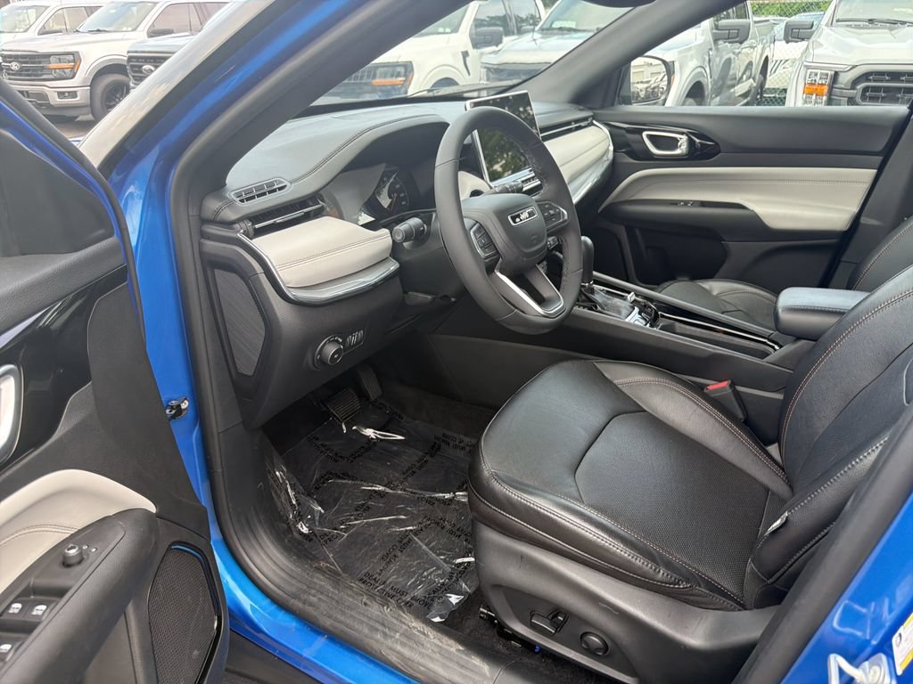 Used 2023 Jeep Compass Limited AWD/4WD image 11