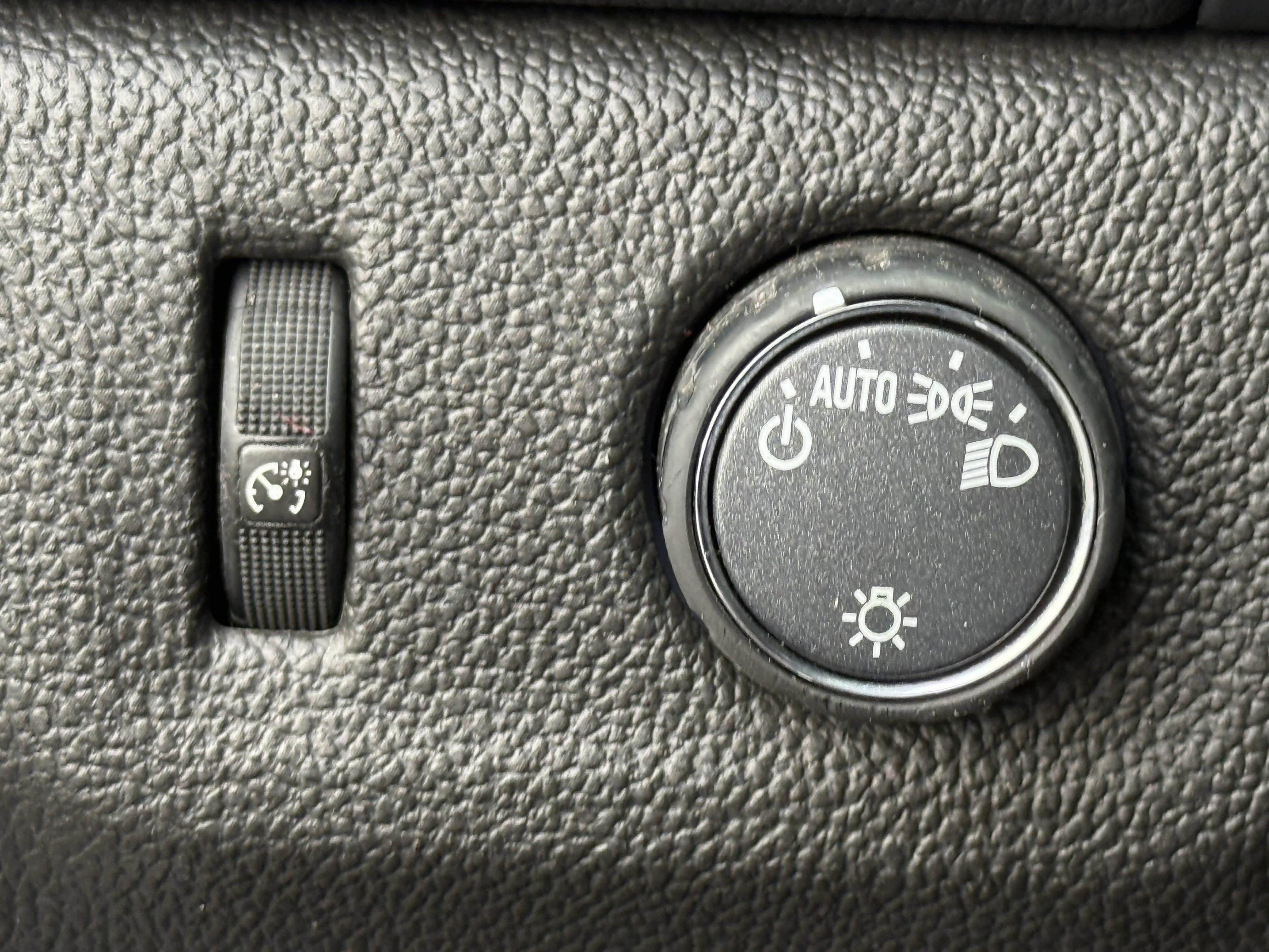 Used 2022 Chevrolet Colorado LT w/ Fleet Safety Package image 20