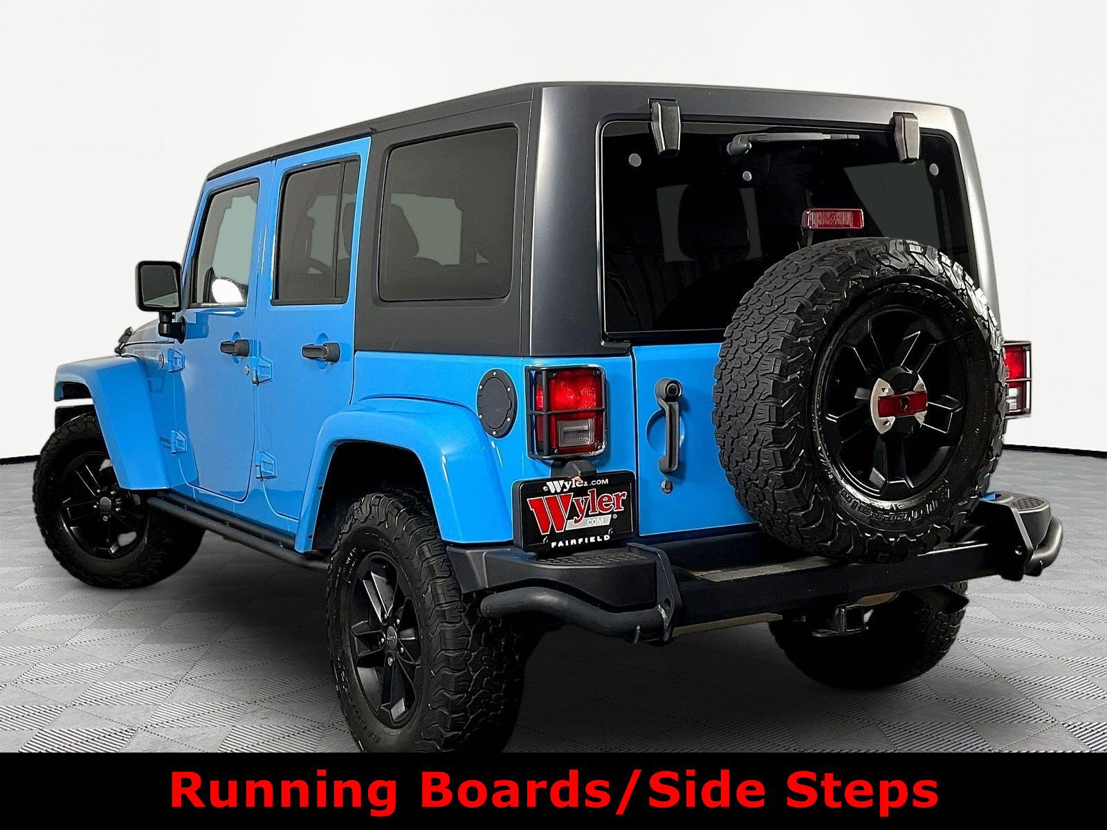Used 2017 Jeep Wrangler Unlimited Sahara AWD/4WD image 4