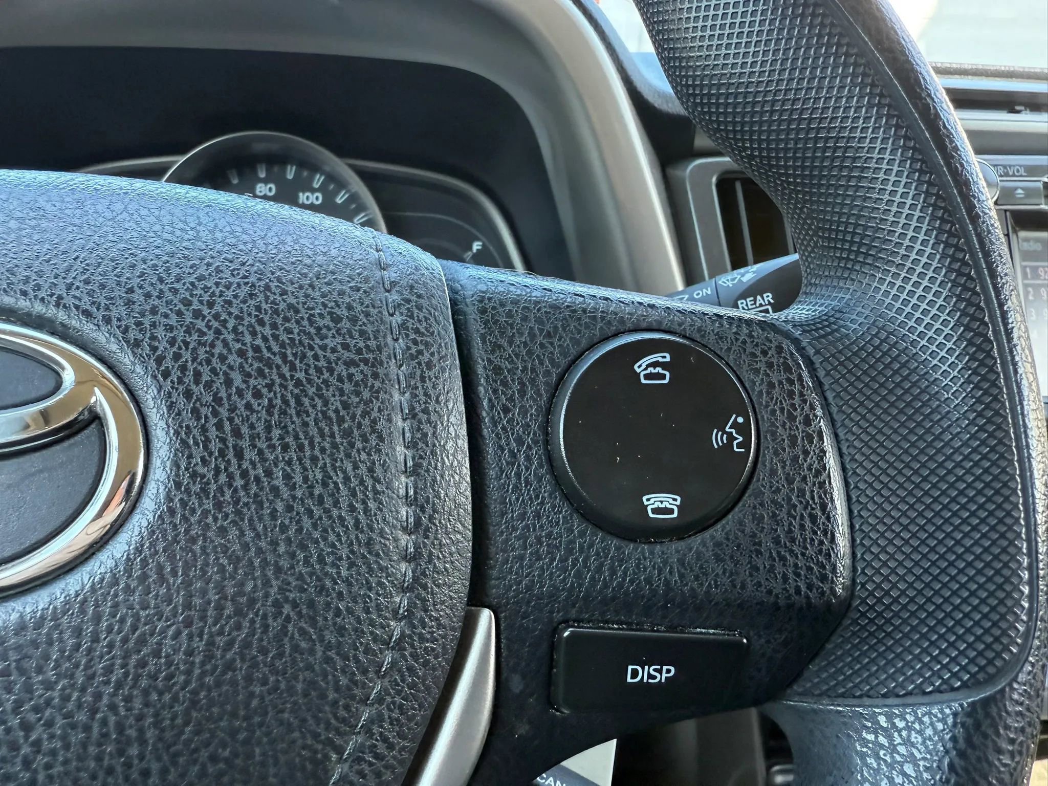 Used 2015 Toyota RAV4 LE AWD/4WD image 25