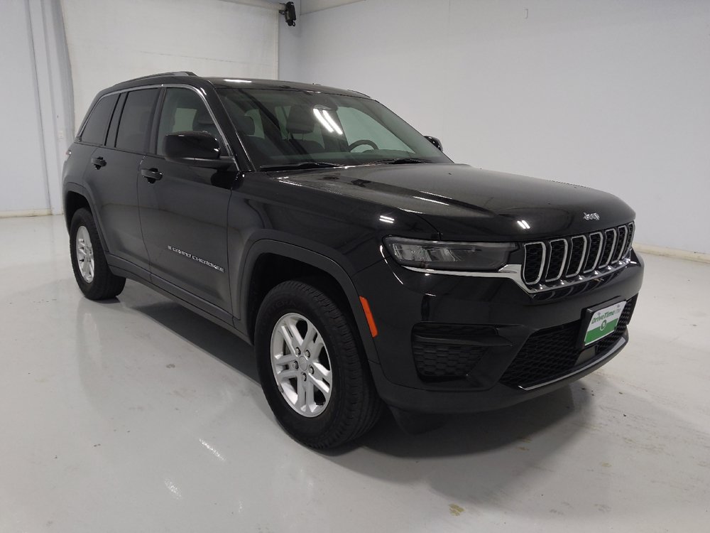 Used 2023 Jeep Grand Cherokee Laredo AWD/4WD image 13