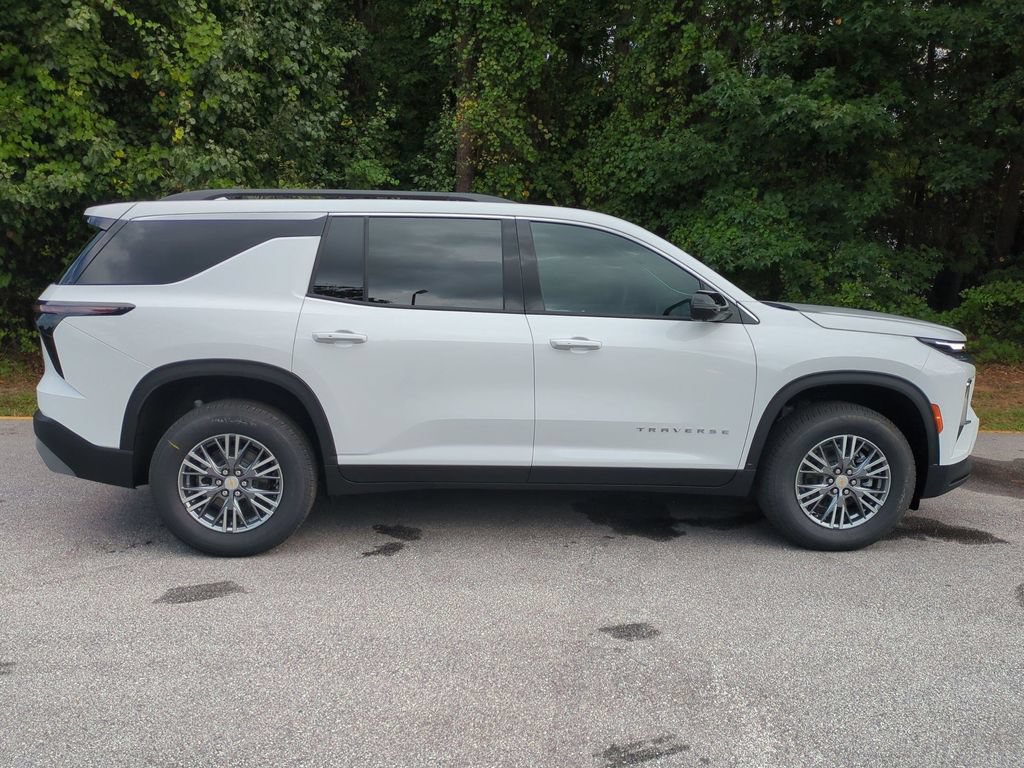 New 2027 Chevrolet Traverse LT w/ Driver Confidence Package FWD image 3