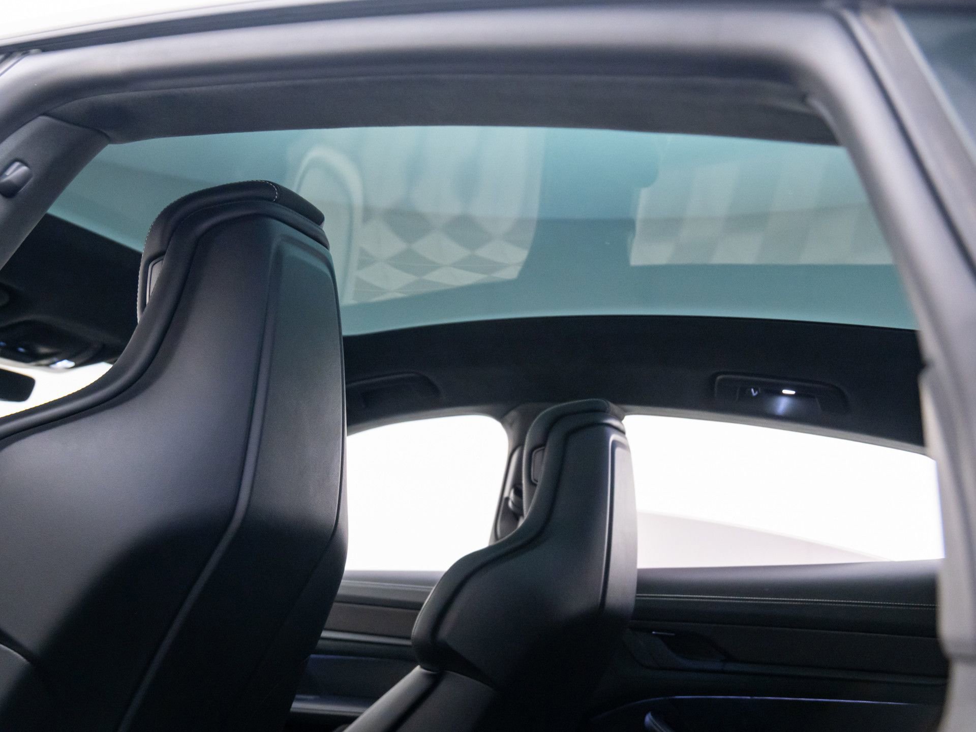 Certified 2024 Porsche Taycan GTS image 18