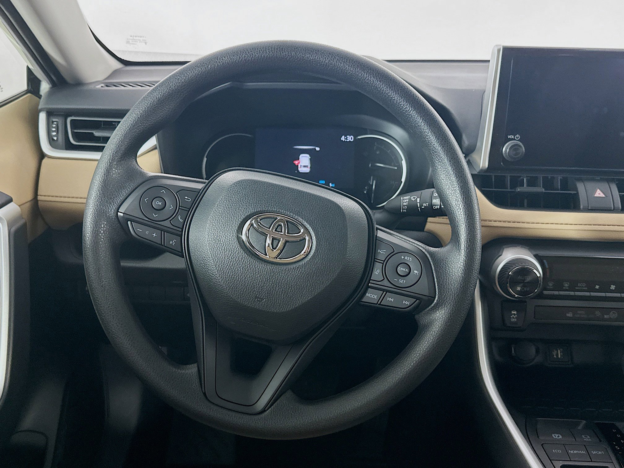 Used 2025 Toyota RAV4 XLE w/ Convenience Package image 18