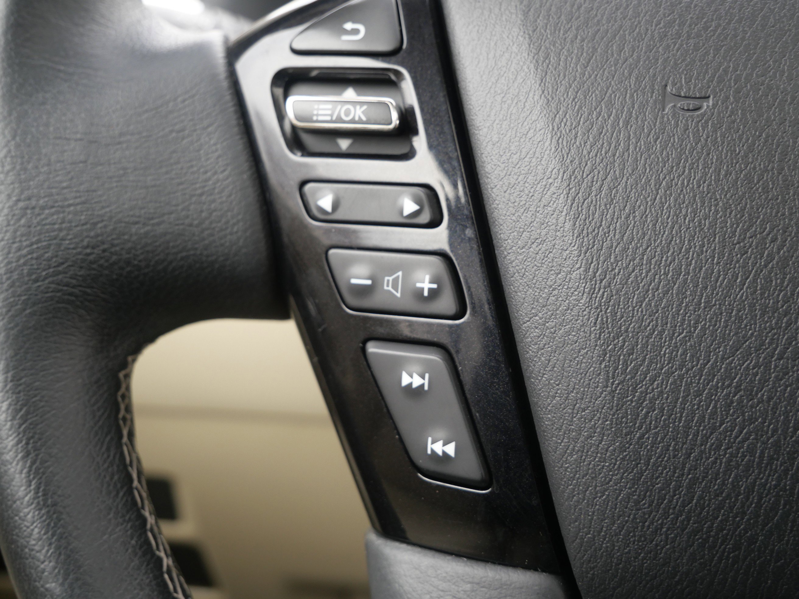 Used 2022 INFINITI QX80 Luxe w/ Cargo Package AWD/4WD image 29