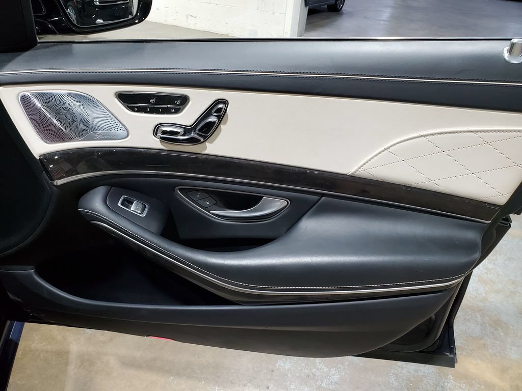 Used 2017 Mercedes-Benz S 550 4MATIC Sedan image 17