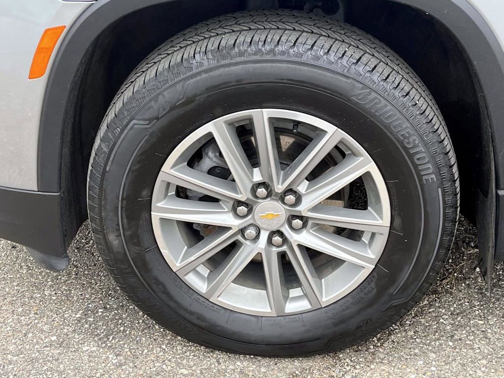 Used 2023 Chevrolet Traverse LT image 19