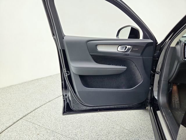 New 2026 Volvo XC40 B5 Ultra w/ Climate Package image 24