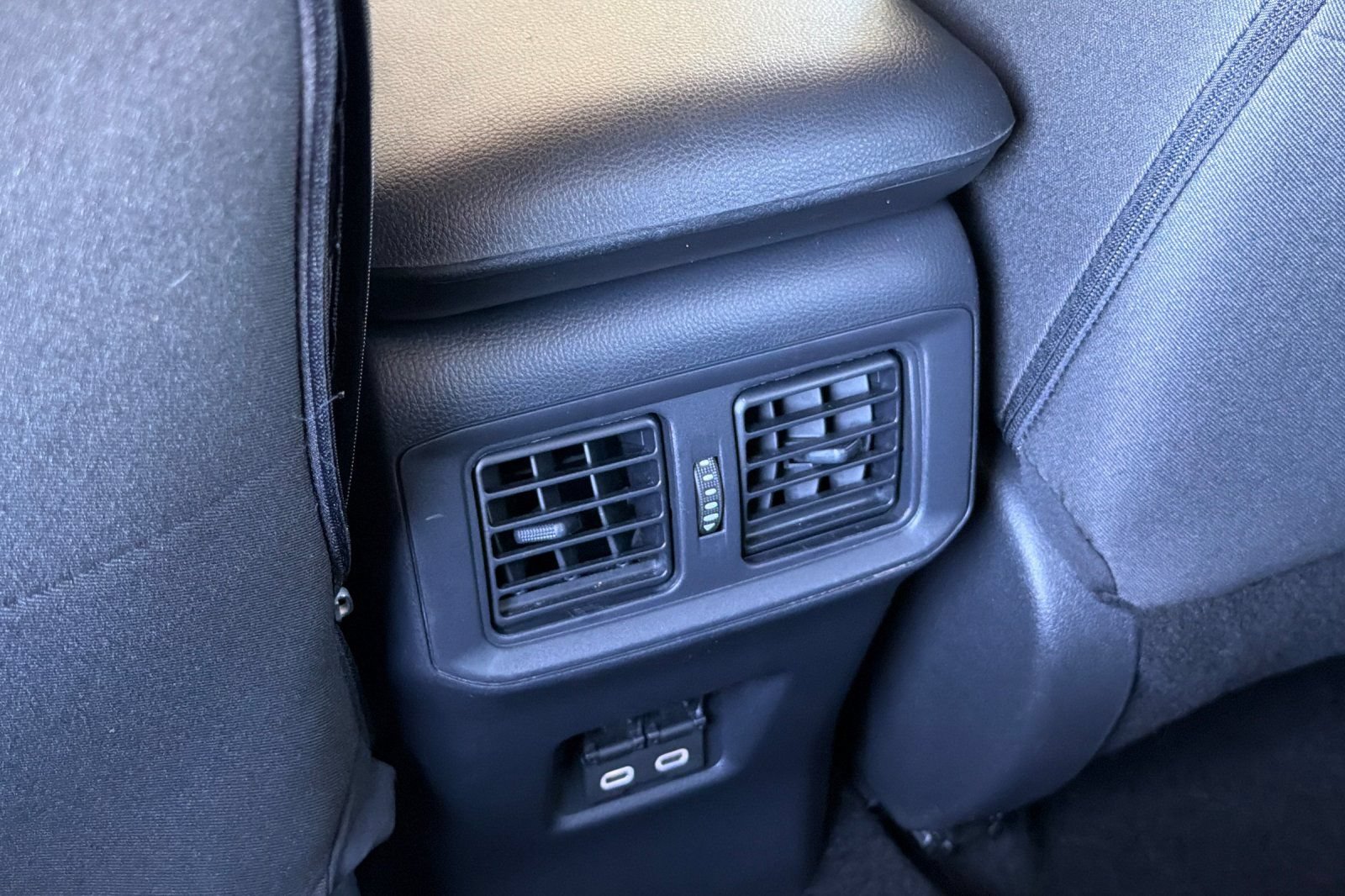 Used 2025 Toyota RAV4 XLE FWD image 15