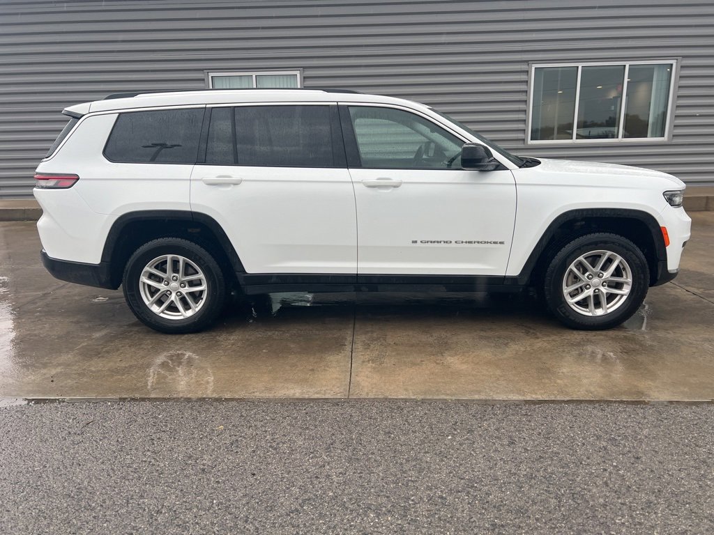 Used 2023 Jeep Grand Cherokee L Laredo image 4