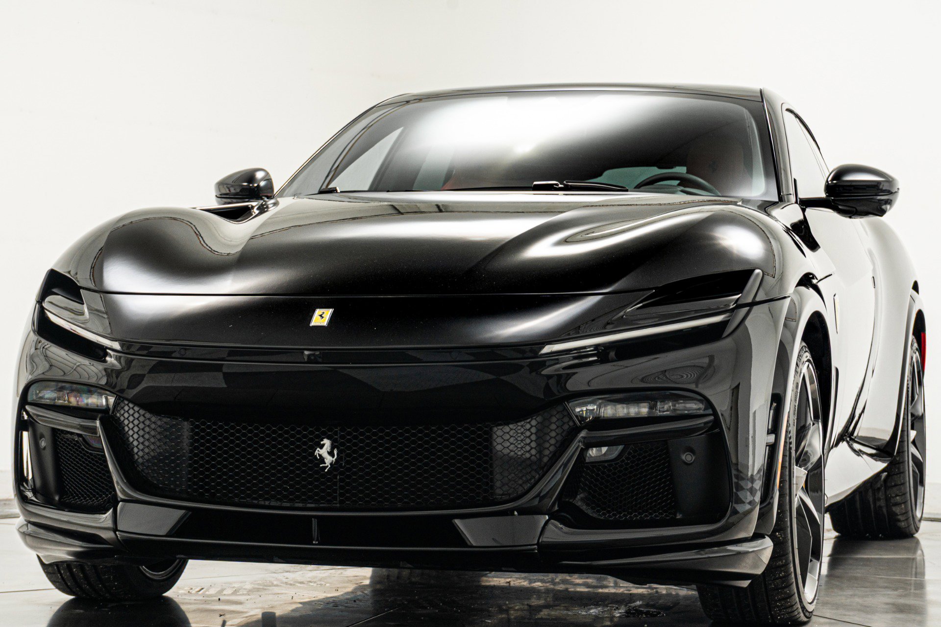 Used 2025 Ferrari Purosangue image 5