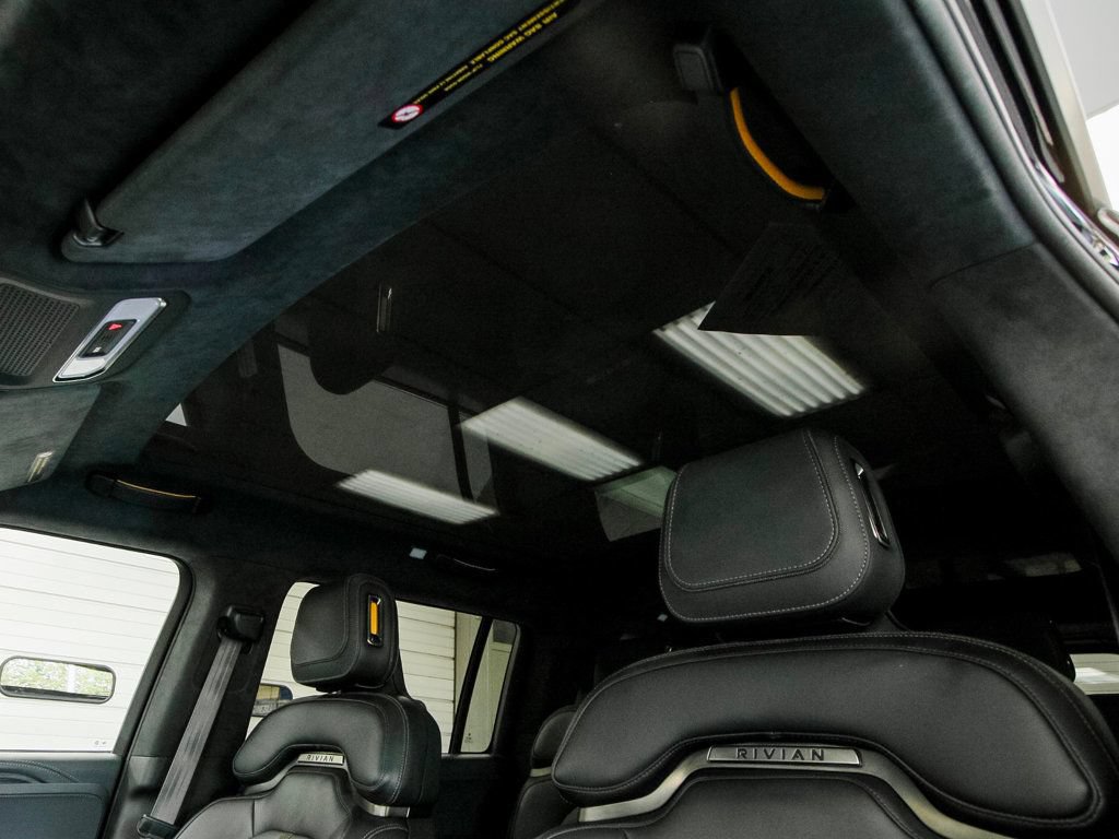 Used 2025 Rivian R1S Adventure AWD/4WD image 23