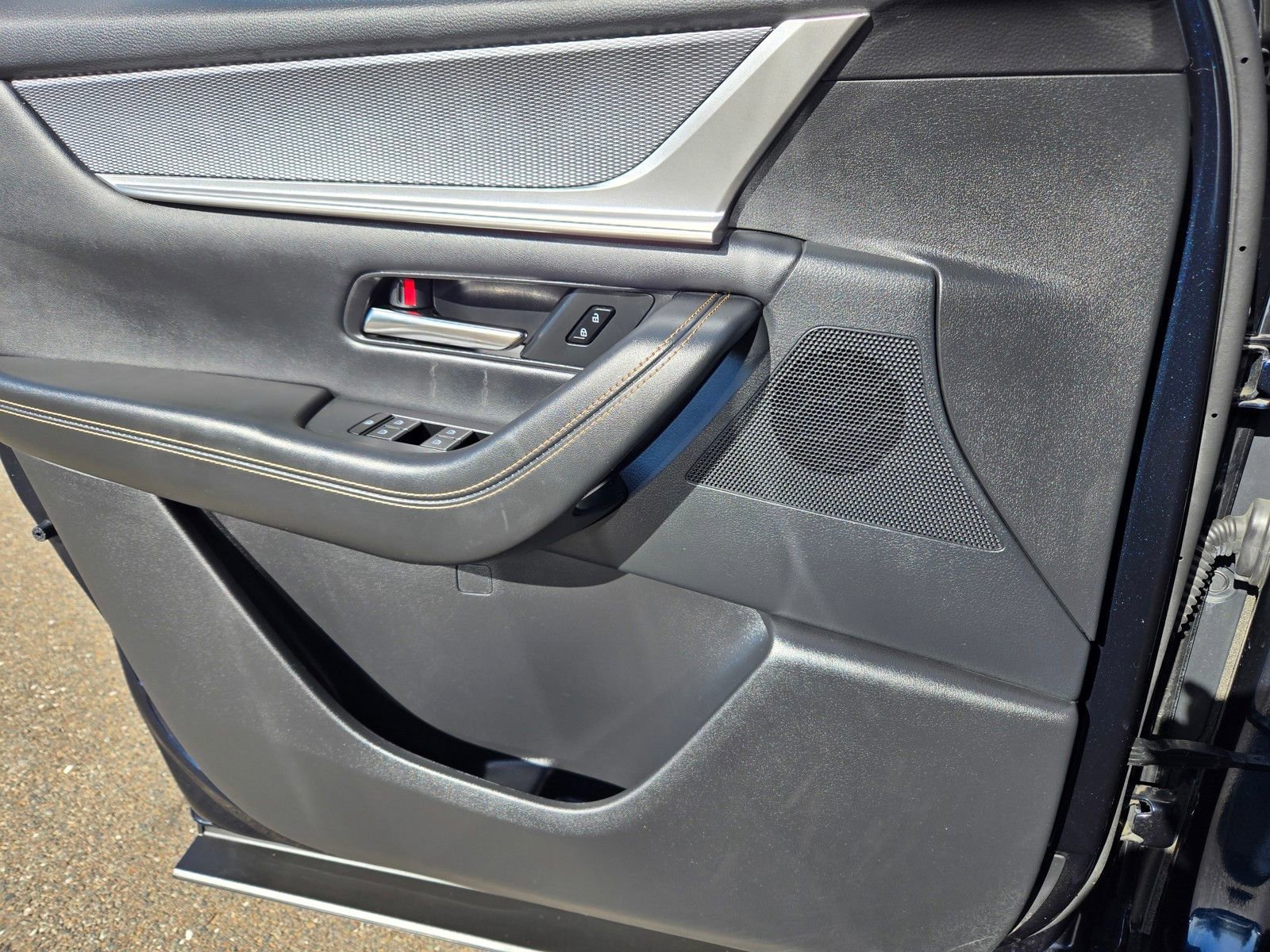 Certified 2024 MAZDA CX-90 Plug-In Hybrid w/ Preferred AWD/4WD image 23