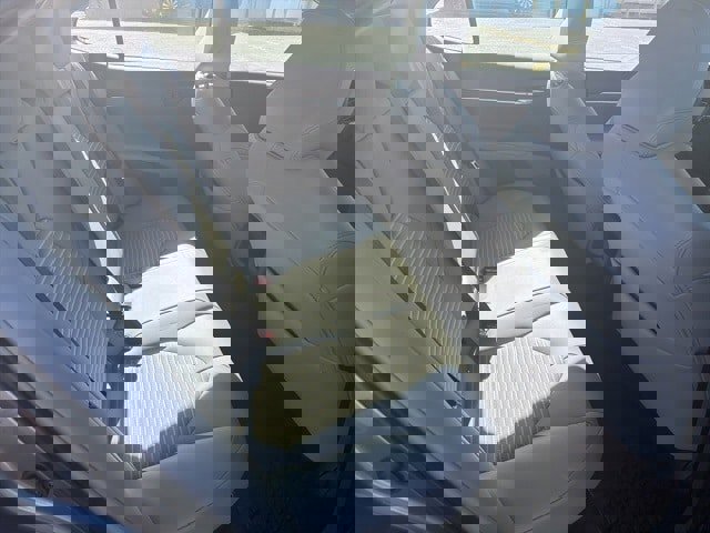 Used 2022 Toyota Camry SE image 11