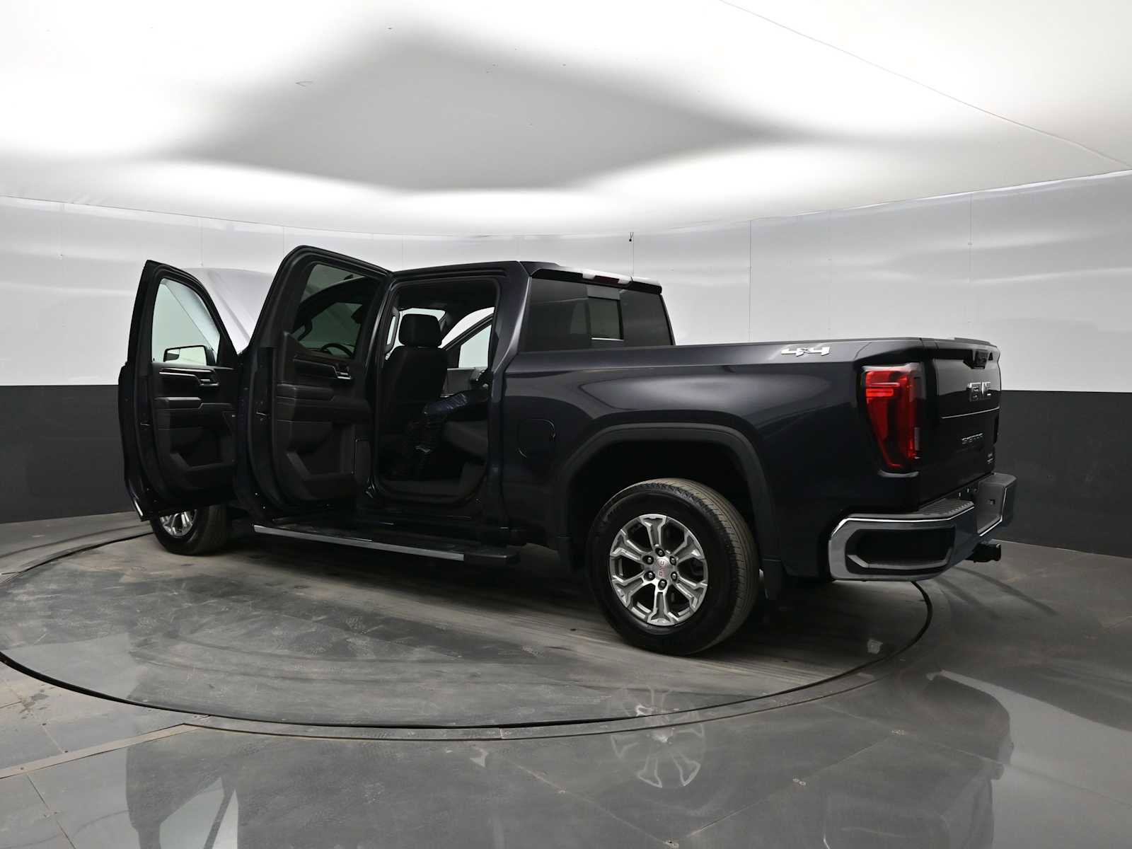 Used 2022 GMC Sierra 1500 SLT w/ SLT Convenience Package image 43