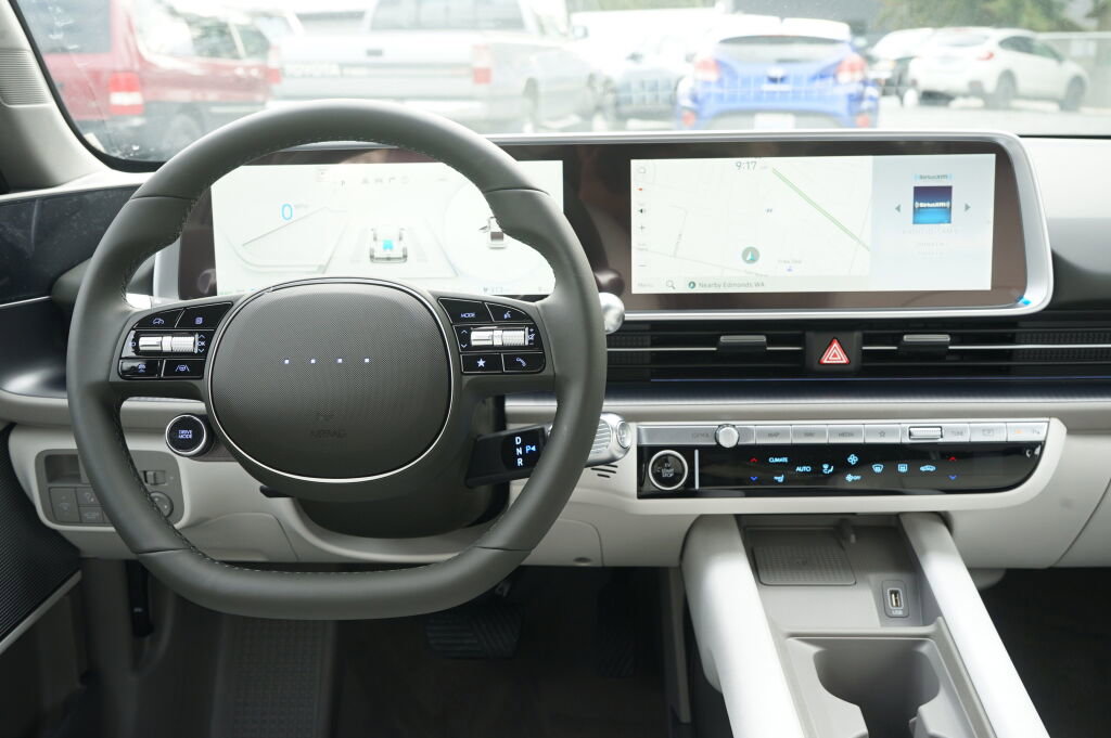 Used 2025 Hyundai Ioniq 6 SEL RWD image 28