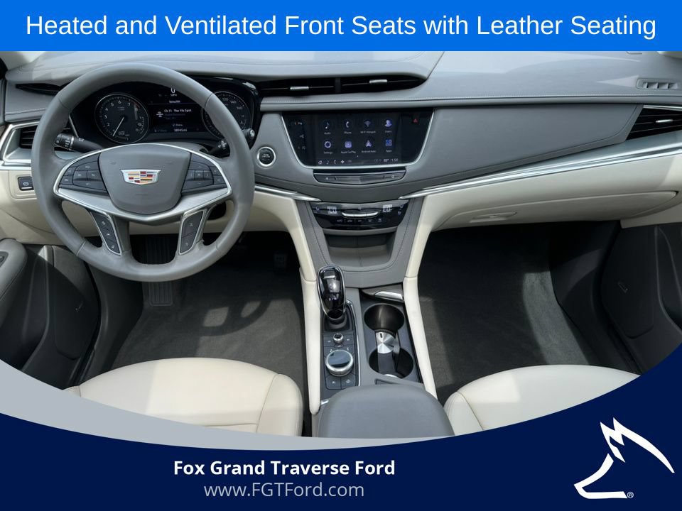 Used 2022 Cadillac XT5 Premium Luxury w/ Technology Package FWD image 2