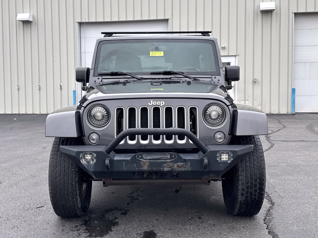 Used 2016 Jeep Wrangler Unlimited Sahara w/ Dual Top Group AWD/4WD image 2