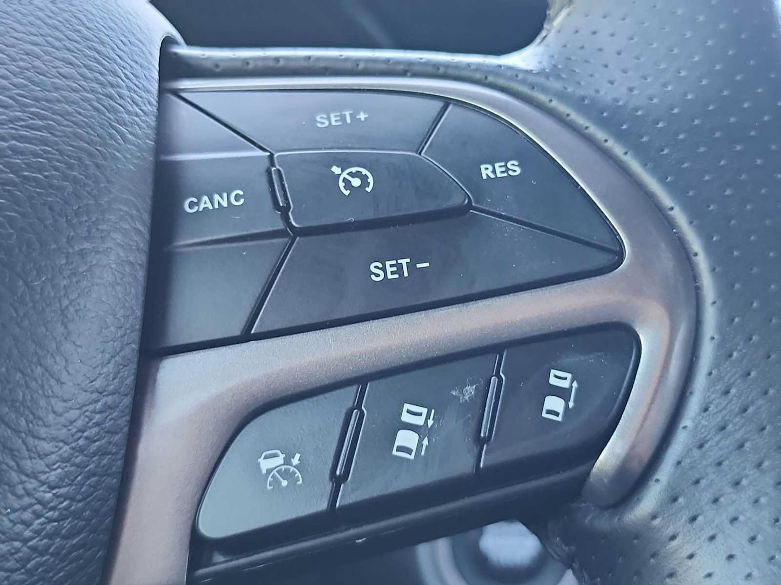 Used 2023 Dodge Durango SXT Launch Edition RWD image 28