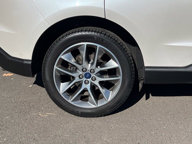Used 2015 Ford Edge Titanium w/ Equipment Group 302A AWD/4WD image 9