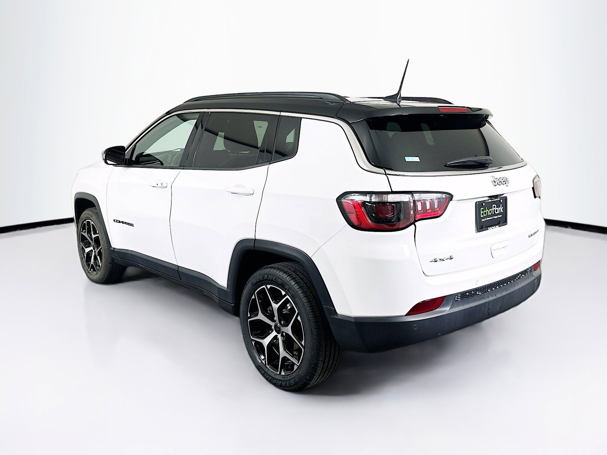 Used 2025 Jeep Compass Limited image 5