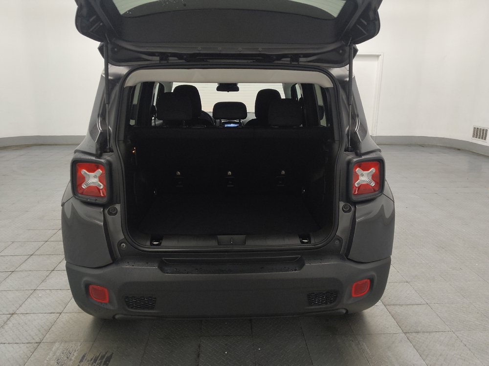 Used 2021 Jeep Renegade Latitude FWD image 29