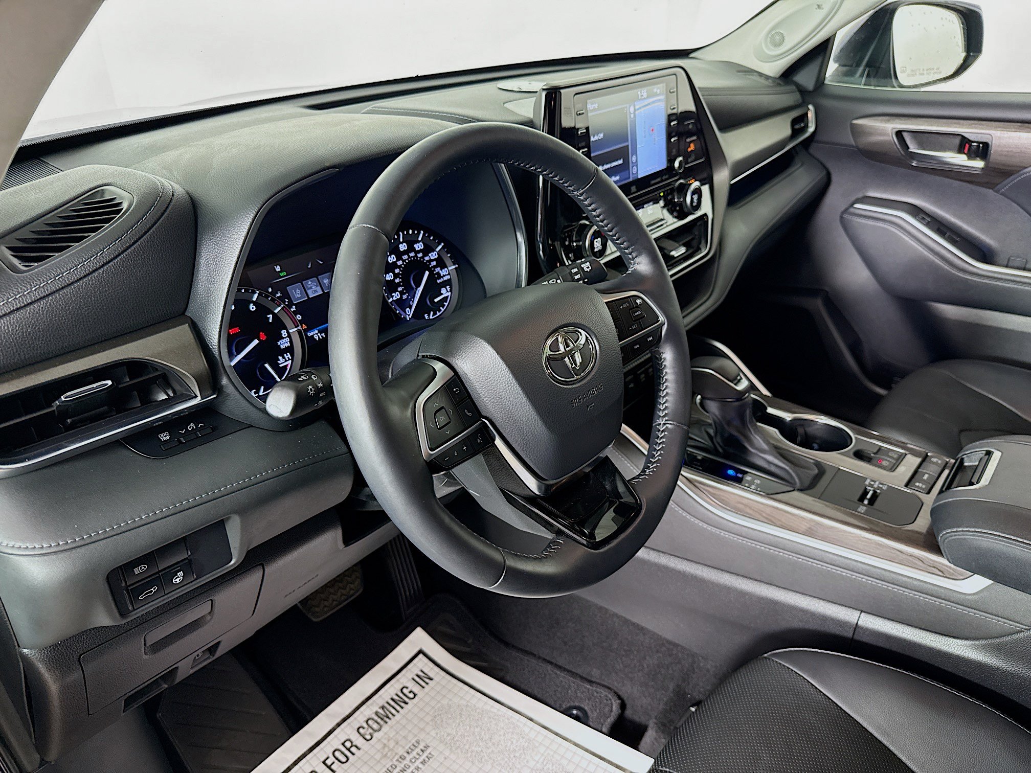 Used 2021 Toyota Highlander Limited FWD image 8