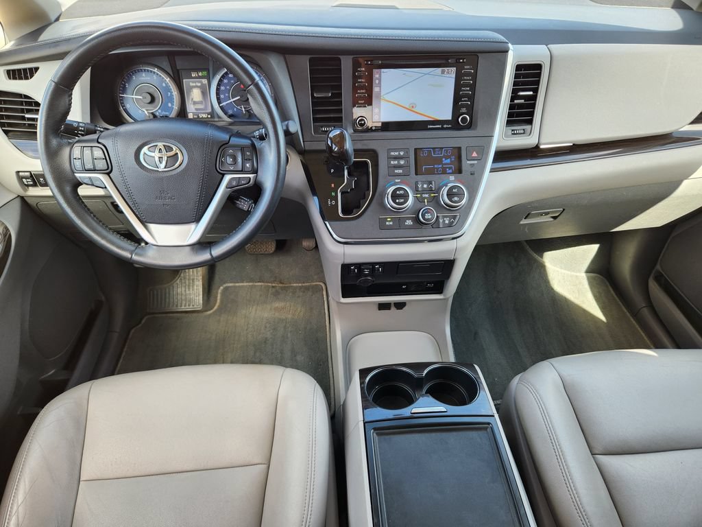 Used 2019 Toyota Sienna XLE Premium AWD/4WD image 16