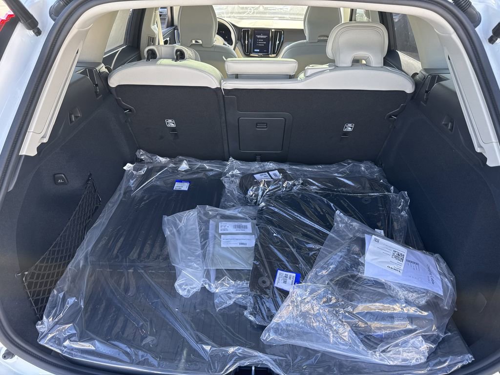 New 2025 Volvo XC60 T8 Plus w/ Protection Package Premier image 5