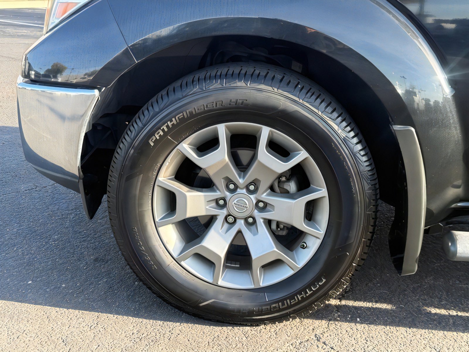 Used 2019 Nissan Frontier SL image 9