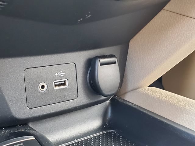 Used 2019 Nissan Rogue SV w/ Premium Package FWD image 17