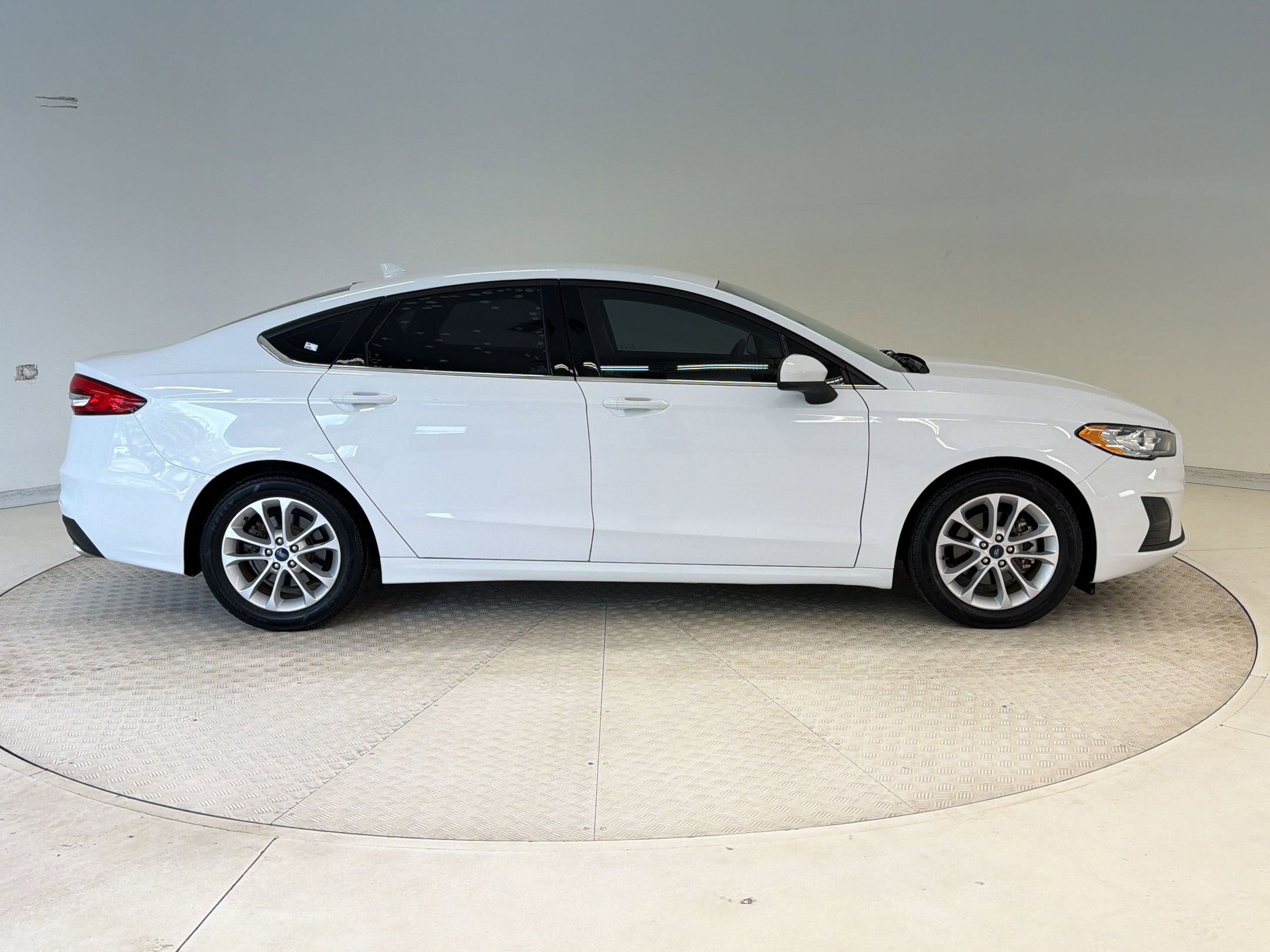 Certified 2020 Ford Fusion SE image 8